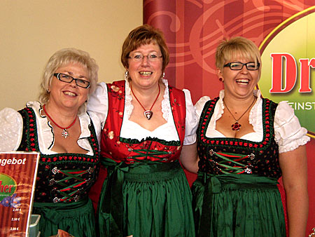 Frau Monika Uhlig, Frau Kerstin Heinecke, Produkrionsleiterin Frau Stefanie Heße Innendienstmitarbeiter